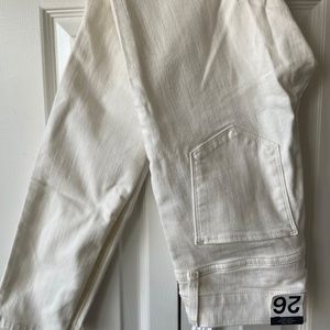 Universal Jegging High Rise White Jean- Brand New!